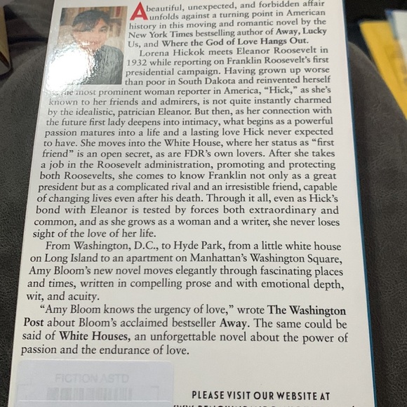 🆕 White Houses: A Novel - Picture 3 of 3